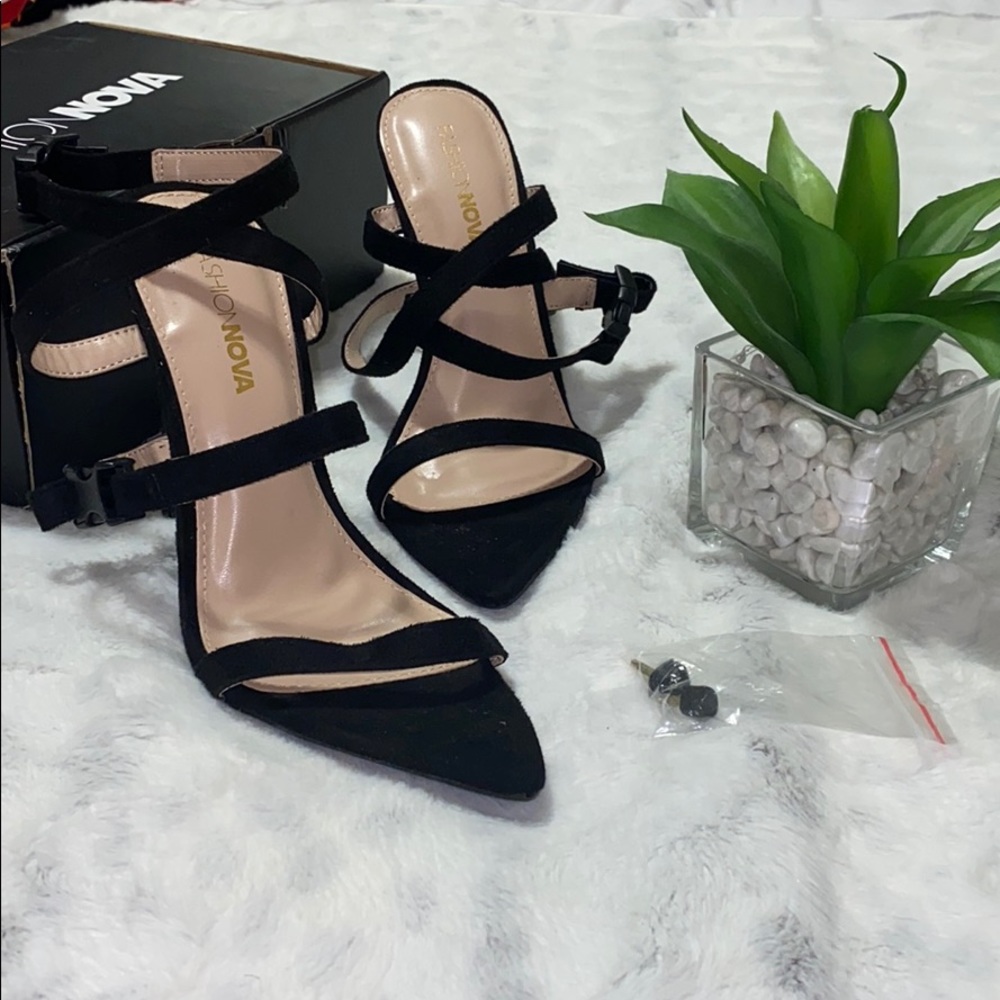 COPY - Fashion Nova heeled sandals